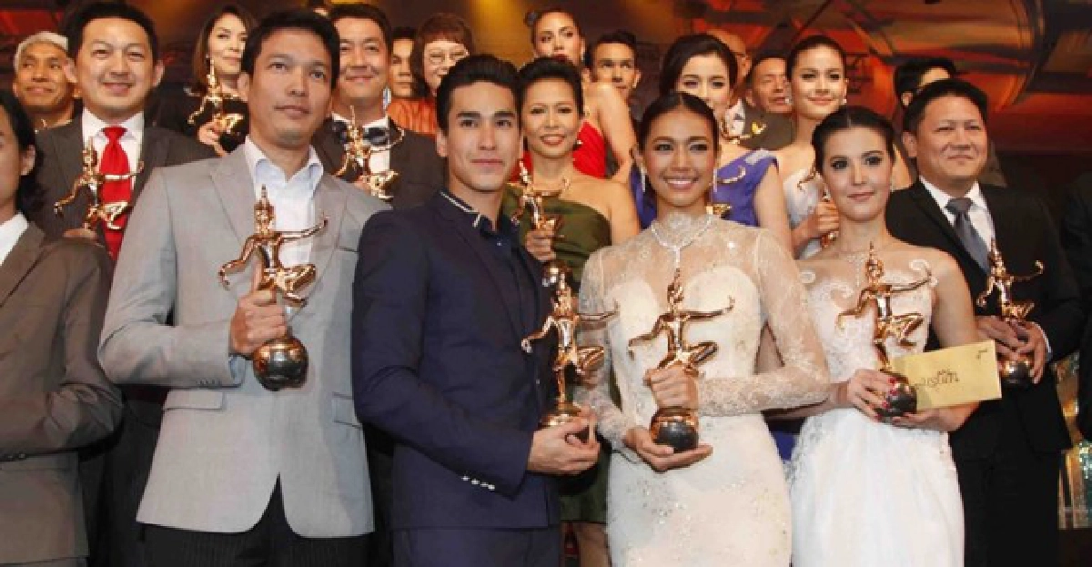 'ณเดชน์-นุ่น'ซิวนำชาย-หญิงนาฏราช 'ณเดชน์-นุ่น'ซิวนำชาย-หญิงนาฏราช