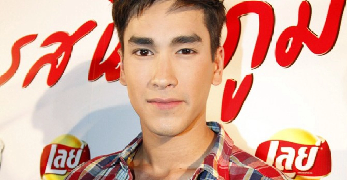'ณเดชน์'รับ'ชายหมอ'ดังกว่า'ไฟขา'
'ณเดชน์'รับ'ชายหมอ'ดังกว่า'ไฟขา'