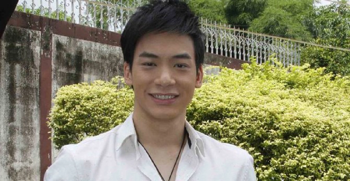 'บี้'อ้อนแฟนคลับรอติดตามผลงาน
'บี้'อ้อนแฟนคลับรอติดตามผลงาน