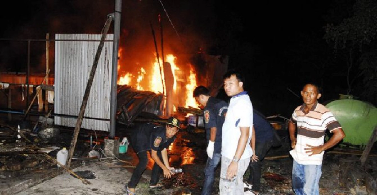ไฟไหม้โรงรมยางตรังเสียหาย5แสนบาท
ไฟไหม้โรงรมยางตรังเสียหาย5แสนบาท