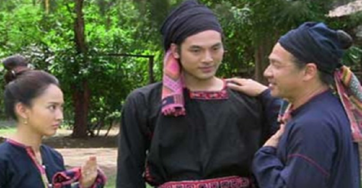 เสียงสะท้อนจากฝั่งซ้าย 