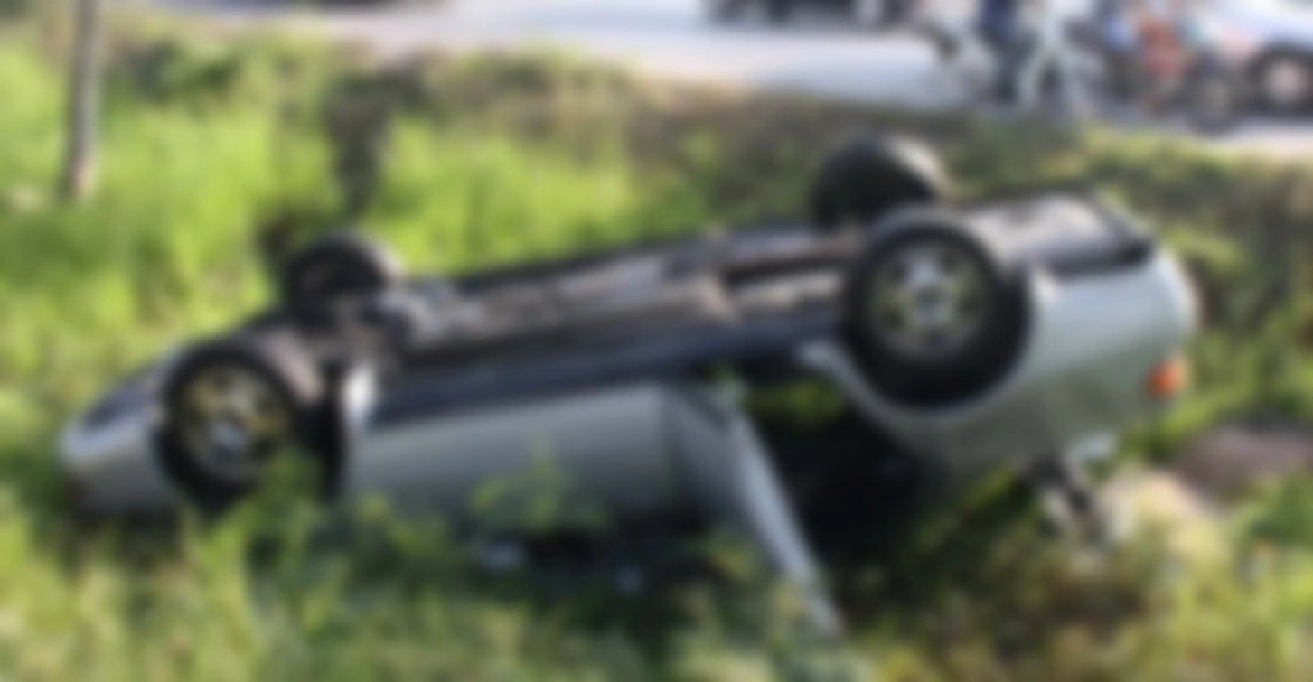 นักธุรกิจซิ่งคัมรี่ชนต้นไม้ดับ3
นักธุรกิจซิ่งคัมรี่ชนต้นไม้ดับ3