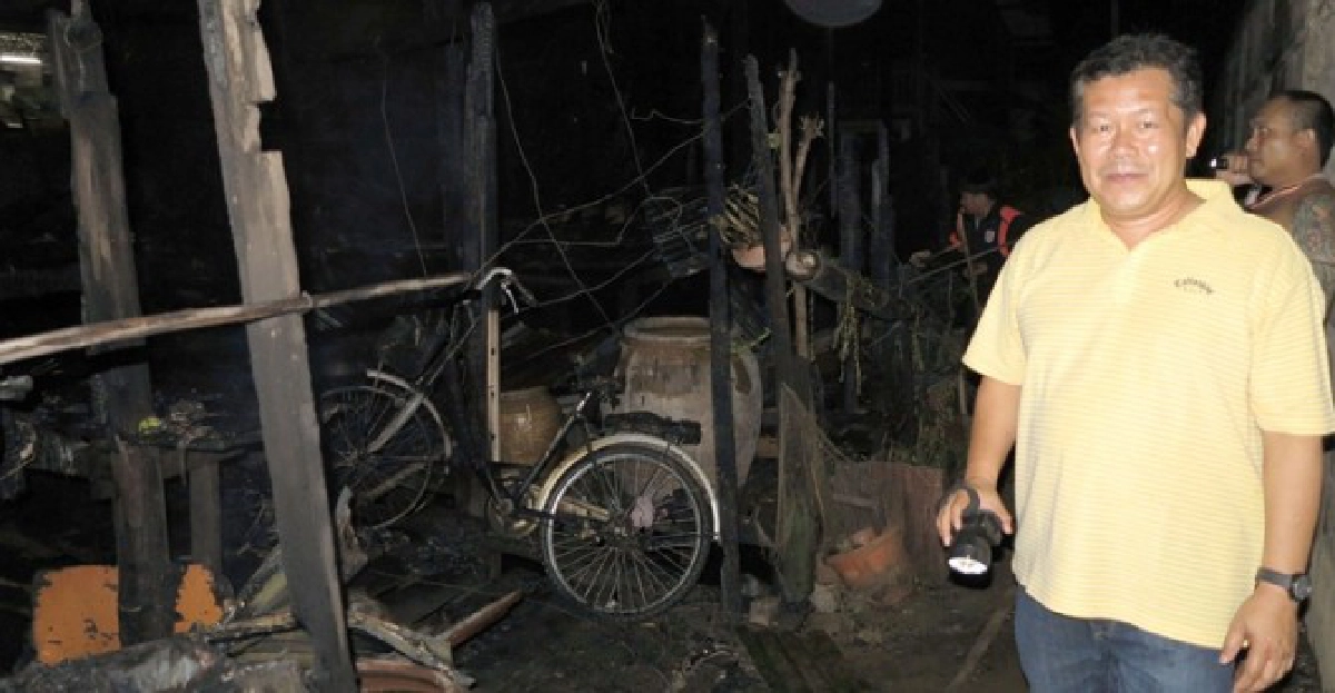 หนุ่มคลั่งเผาบ้านตัวเอง

