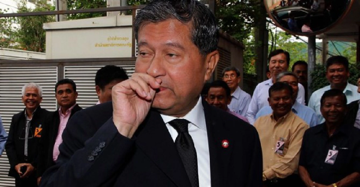 'เฉลิม'เมินกระแสปรับเก้าอี้ครม.
'เฉลิม'เมินกระแสปรับเก้าอี้ครม.