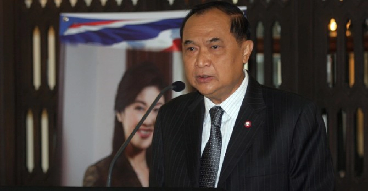 'มท.1'จี้'กทม.'แจงม็อบยึดสนามหลวง 'มท.1'จี้'กทม.'แจงม็อบยึดสนามหลวง