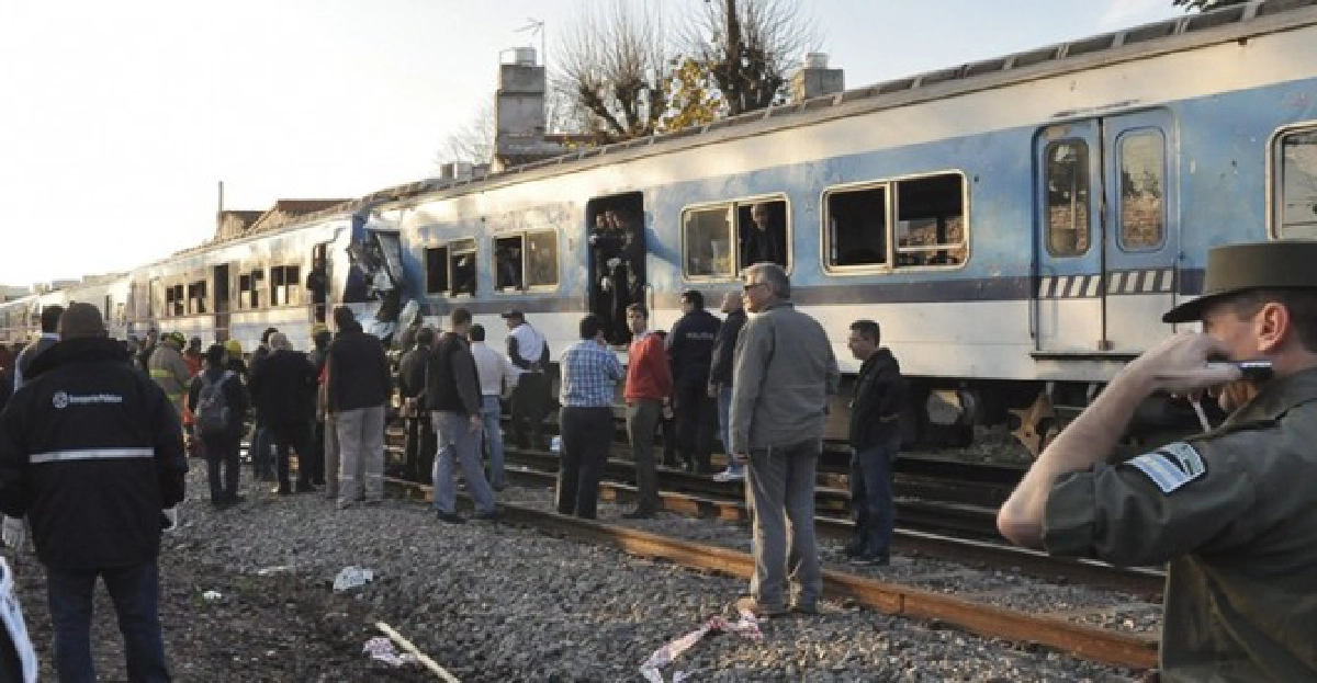 รถไฟชนกันที่อาร์เจนตินาสังเวยแล้ว3 รถไฟชนกันที่อาร์เจนตินาสังเวยแล้ว3