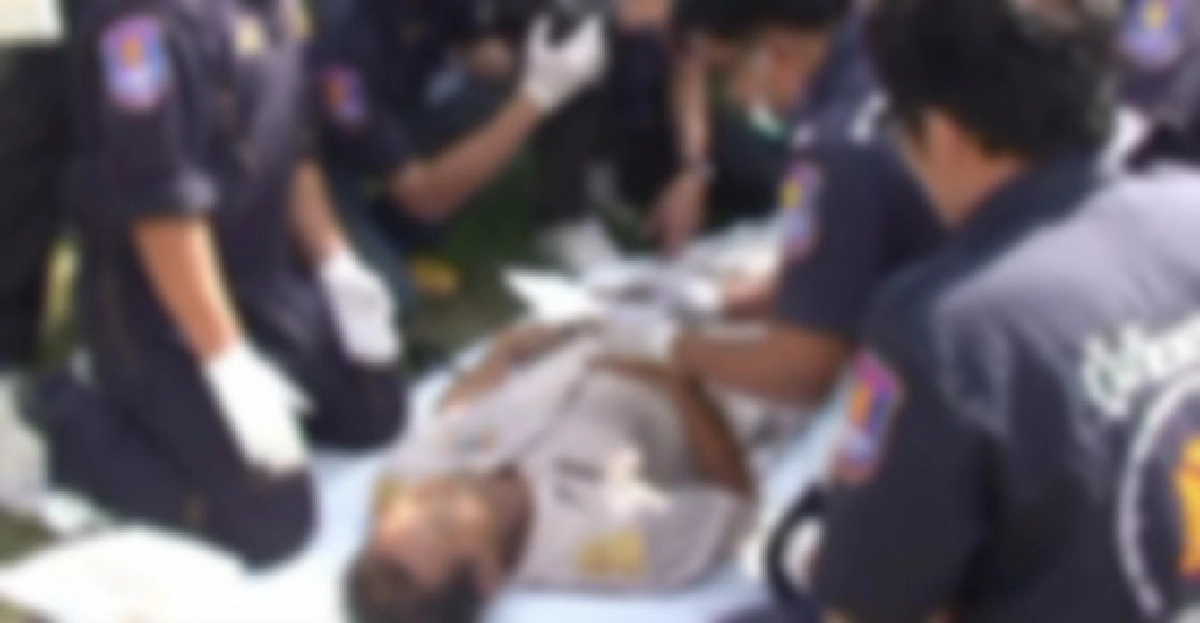 ครูกันทรลักษณ์ดื่มยาพิษดับ
ครูกันทรลักษณ์ดื่มยาพิษดับ