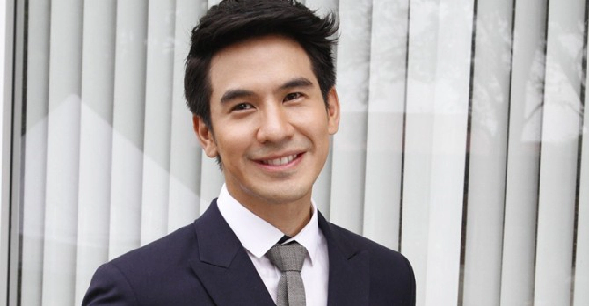 'โป๊ป'อึกอักต้องถอดเสื้อ
'โป๊ป'อึกอักต้องถอดเสื้อ