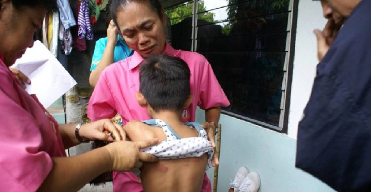น่าเวทนา!บุกช่วยด.ญ.วัย9ปีถูกจับขัง น่าเวทนา!บุกช่วยด.ญ.วัย9ปีถูกจับขัง