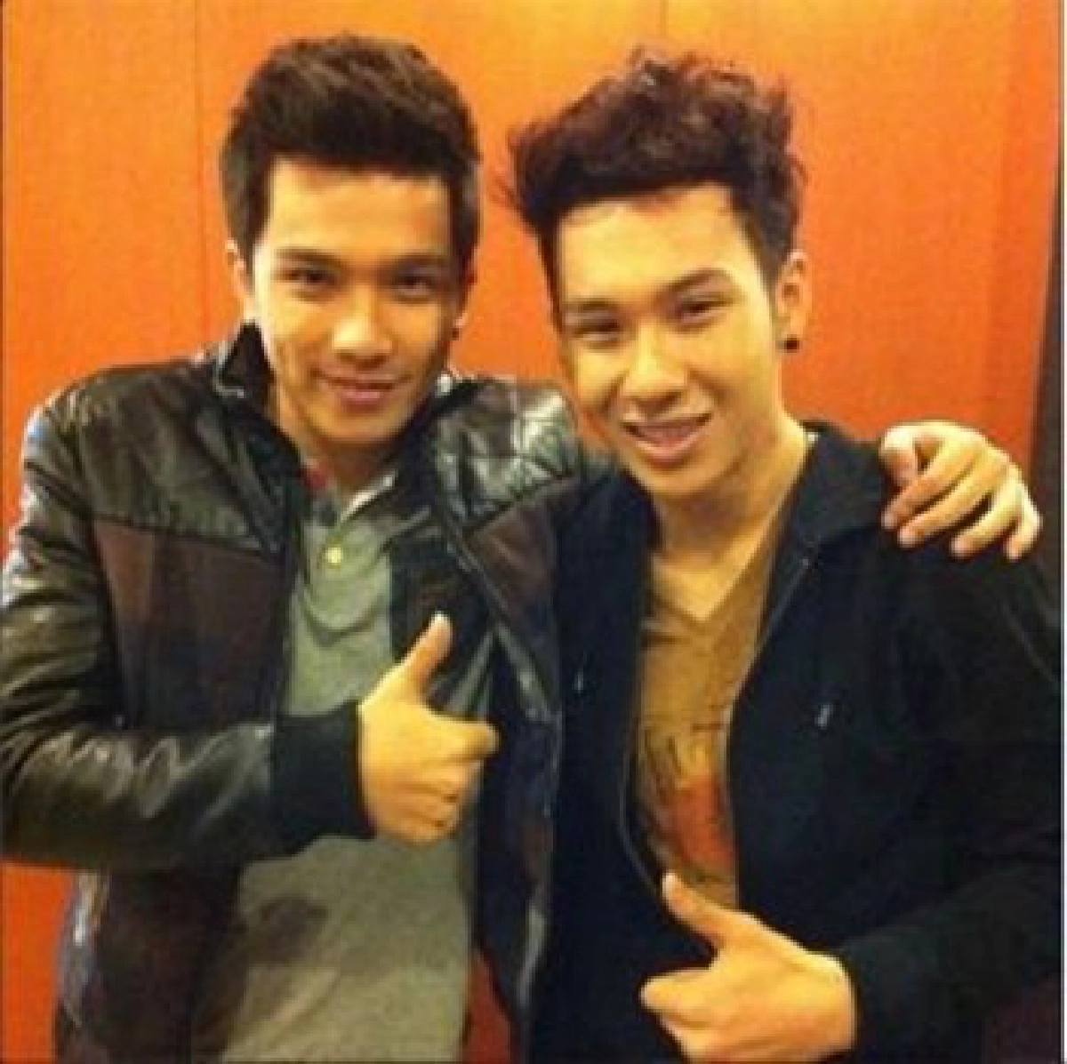เม้าท์นอกจอ
เม้าท์นอกจอ