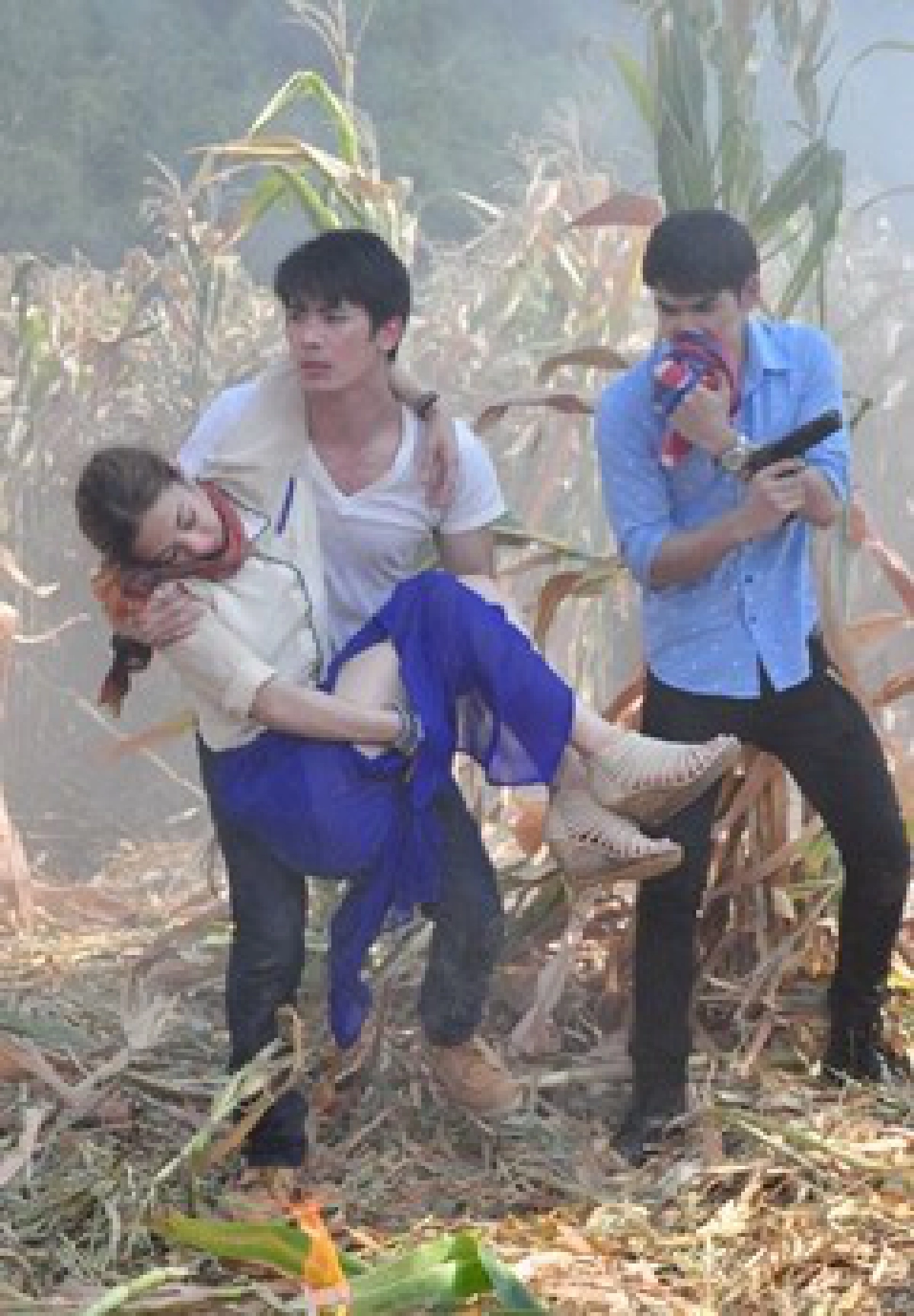 'แป้ง-สน-สิงโต'หวิดโดนย่างสดในไร่ข้าวโพด
'แป้ง-สน-สิงโต'หวิดโดนย่างสดในไร่ข้าวโพด