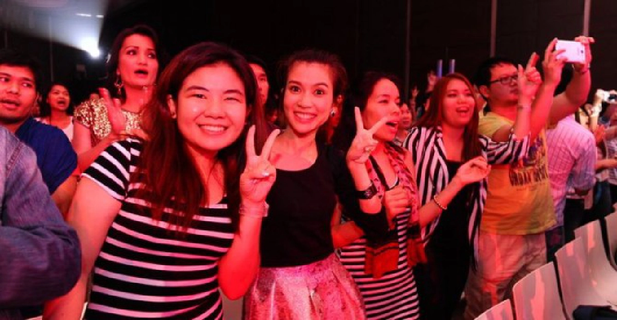 'โต๋'สลัดภาพหนุ่มหวานโชว์ลีลาแดนซ์สะท้านเวที
'โต๋'สลัดภาพหนุ่มหวานโชว์ลีลาแดนซ์สะท้านเวที