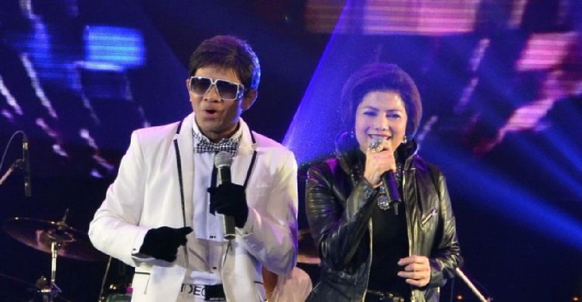 รุ่นเก๋าแดนซ์กระจายรวมตำนานดนตรี'เรทโทร คอนเสิร์ต'
รุ่นเก๋าแดนซ์กระจายรวมตำนานดนตรี'เรทโทร คอนเสิร์ต'