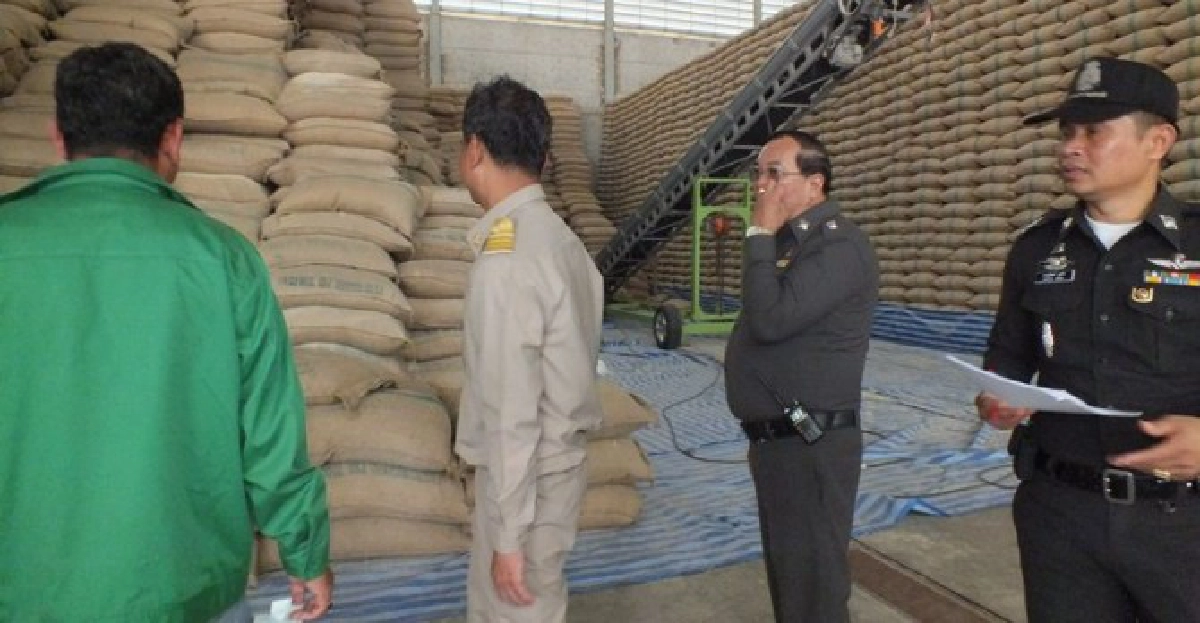 โคราชข้าวเปลือกหาย4พันตัน
โคราชข้าวเปลือกหาย4พันตัน