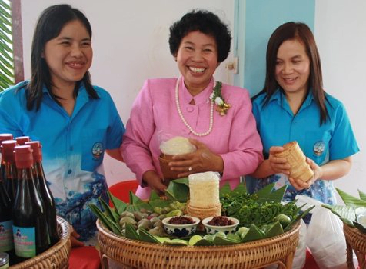 ทำมาหากิน : น้ำพริกแจ่วดำ-น้ำผักสะทอน