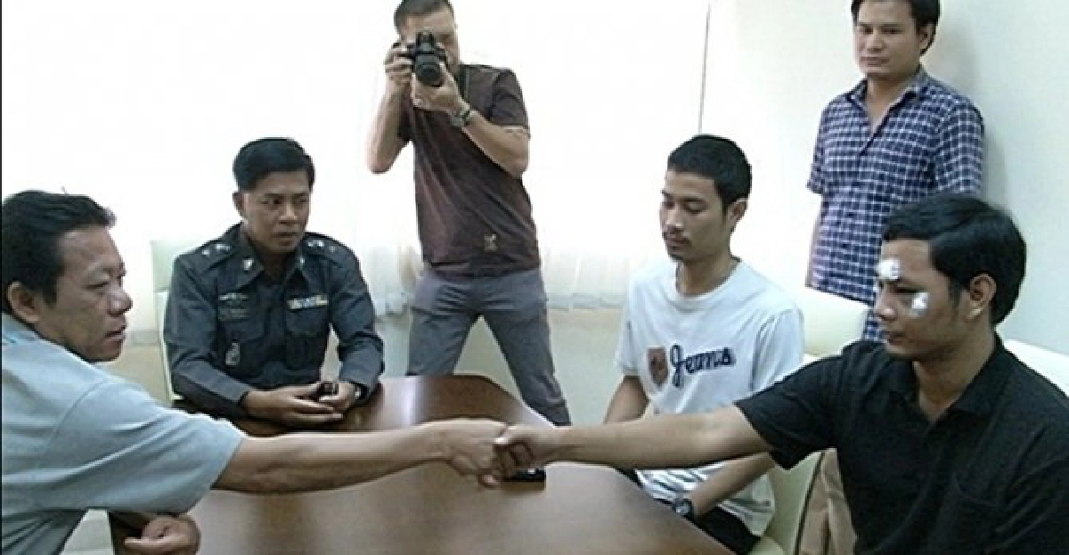 เตะถังขยะ...ถูกรุมย้ำเละ