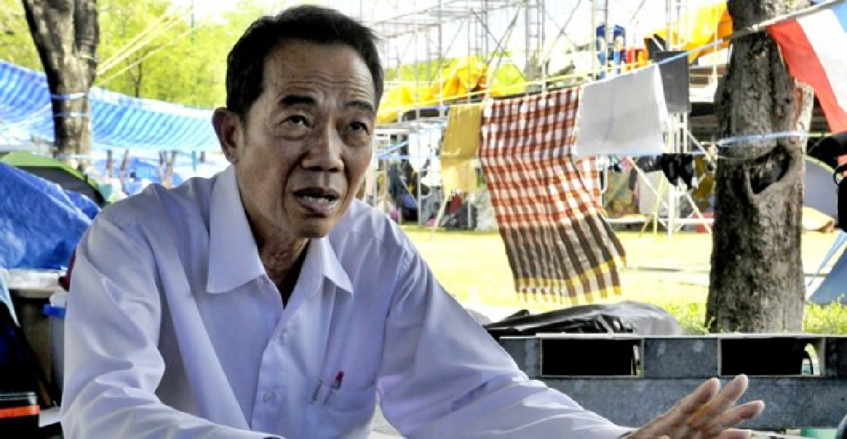'ม็อบสนามหลวง'ปัดครอบงำ'หน้ากากขาว' 'ม็อบสนามหลวง'ปัดครอบงำ'หน้ากากขาว'