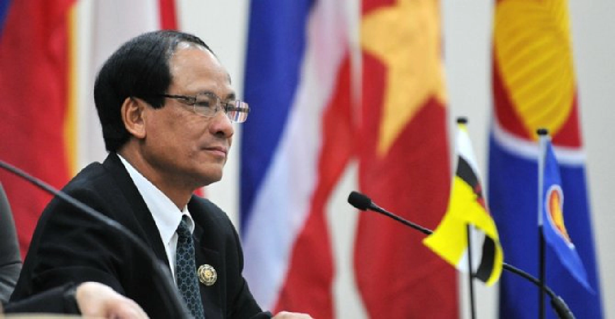 นักเปิดโปงความลับที่ยิ่งใหญ่ 