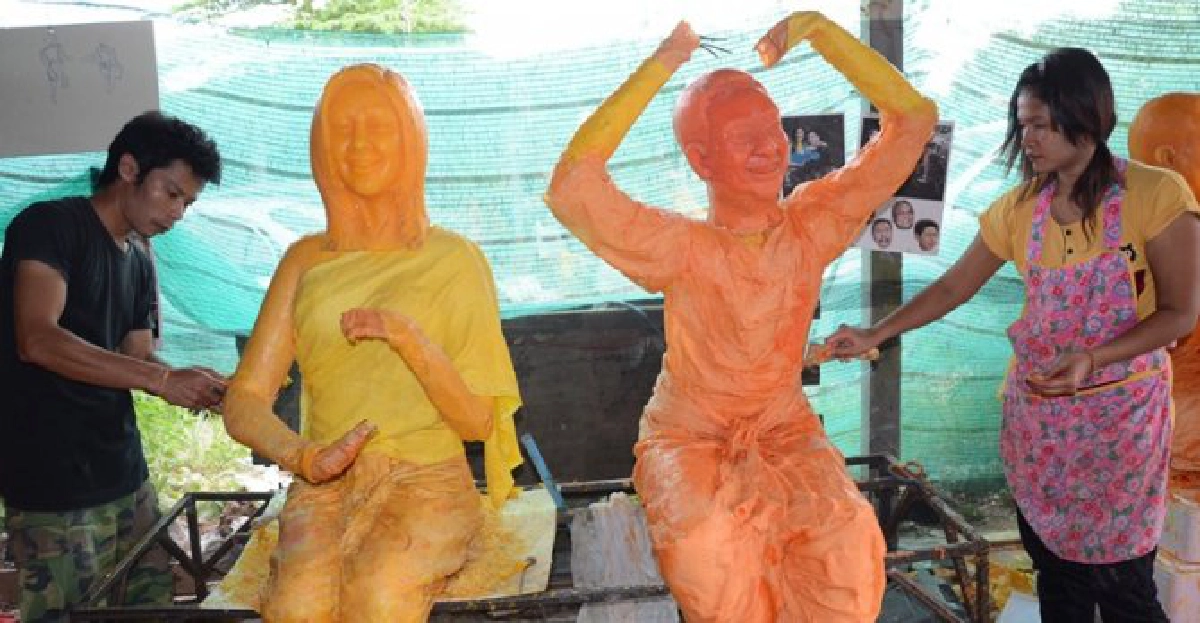 เทียนพรรษาล้อการเมืองใกล้เสร็จสมบูรณ์