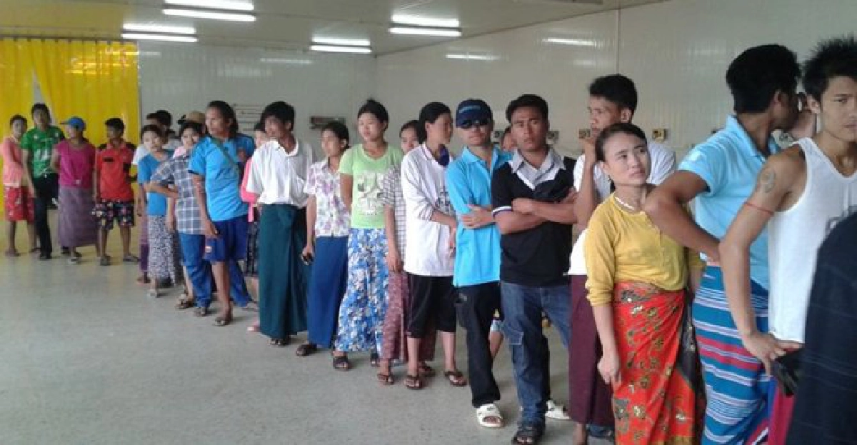 แรงงานบ.สหฟาร์มรอรับเงินค้างค่าแรง แรงงานบ.สหฟาร์มรอรับเงินค้างค่าแรง