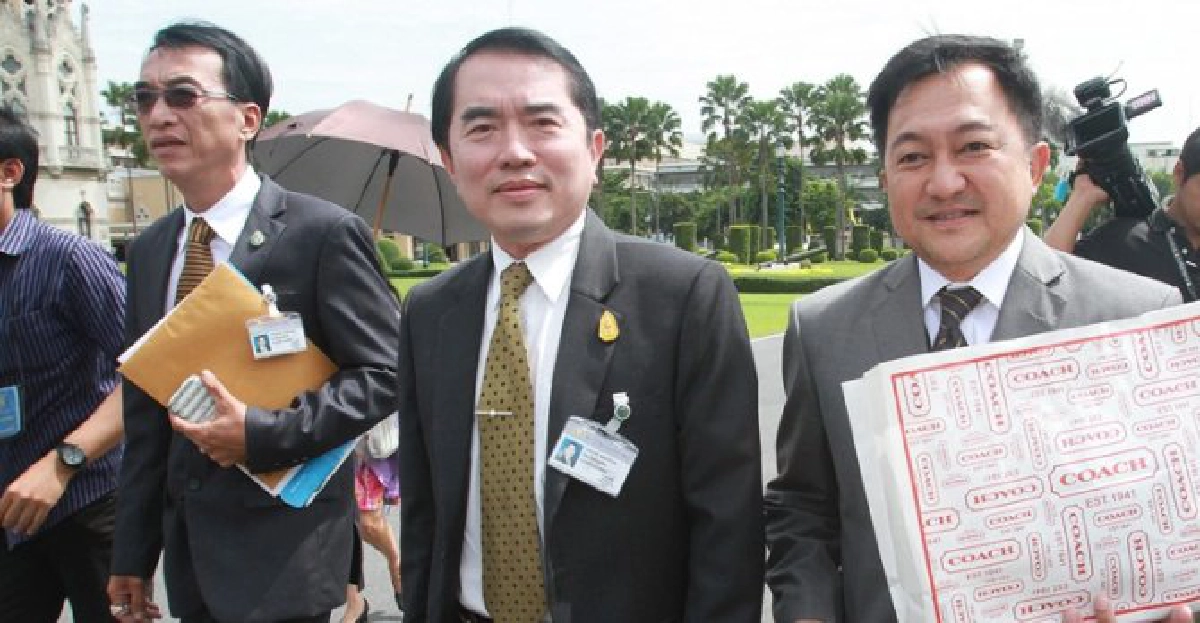 'หมอวรงค์'บุกทำเนียบฯแฉวิธีซุกข้าวเน่า 'หมอวรงค์'บุกทำเนียบฯแฉวิธีซุกข้าวเน่า