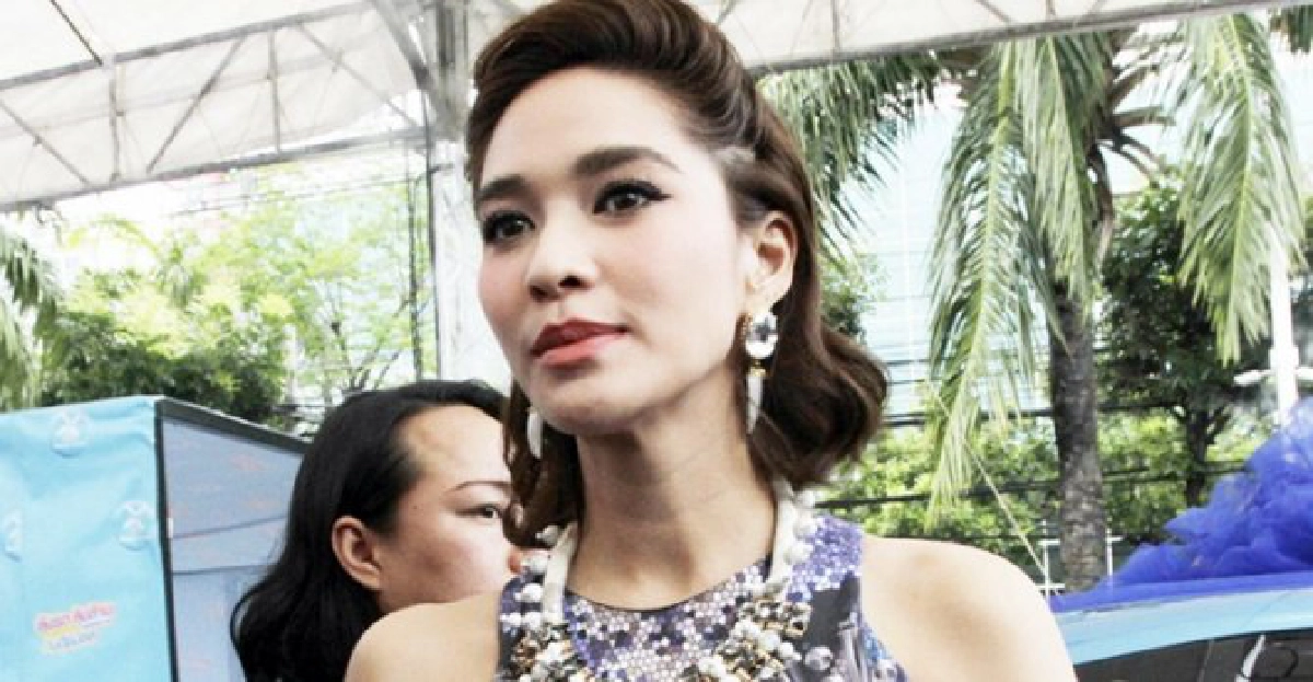'พลอย'โต้ไม่กินเส้น'หมี'ผกก.มาดามดัน 'พลอย'โต้ไม่กินเส้น'หมี'ผกก.มาดามดัน