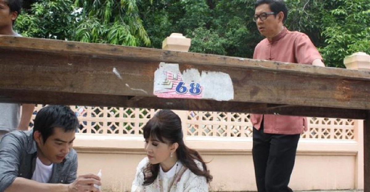 'ปอ'ทำหวานชวน'ญาญ่า'ตักบาตรร่วมขัน
'ปอ'ทำหวานชวน'ญาญ่า'ตักบาตรร่วมขัน