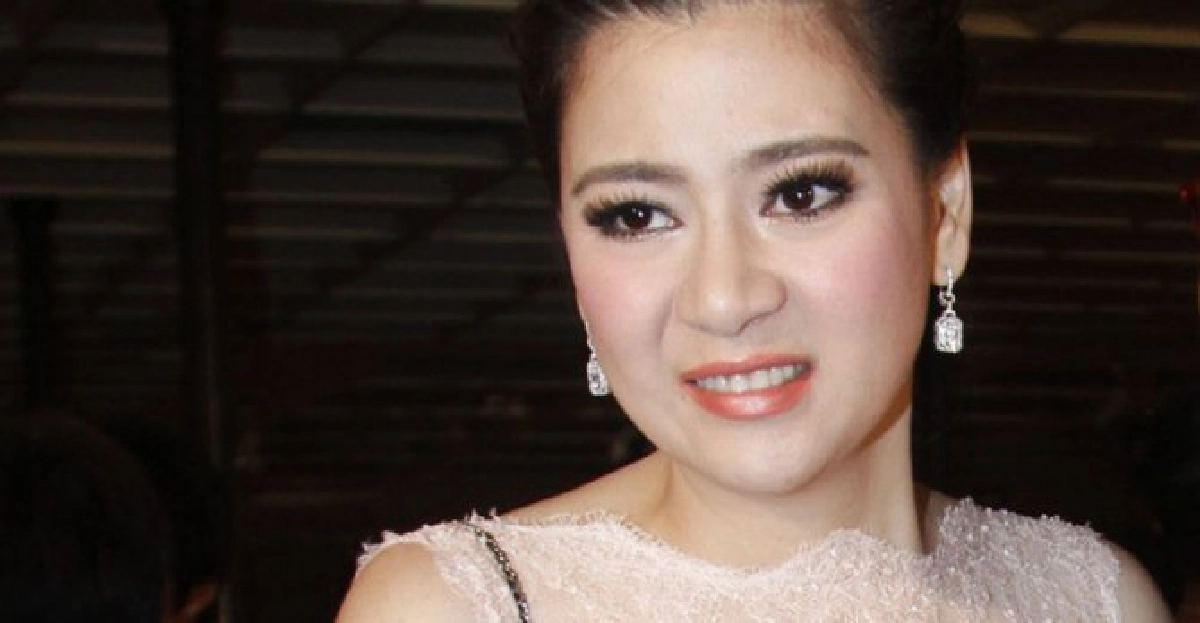 'โอ๋'ฉุนถูกถ่ายรูปหน้าบ้านลั่นไม่เคยทิ้งหมา 'โอ๋'ฉุนถูกถ่ายรูปหน้าบ้านลั่นไม่เคยทิ้งหมา