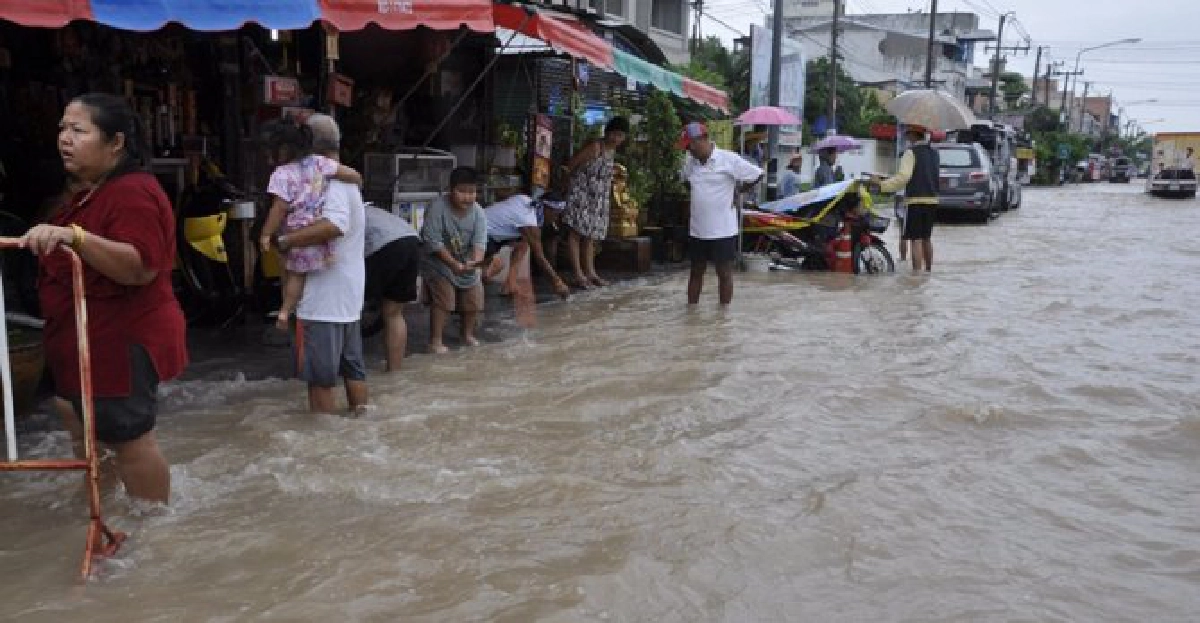 โคราชฝนตกหนัก-จันทบุรีน้ำท่วมขยายวงกว้าง