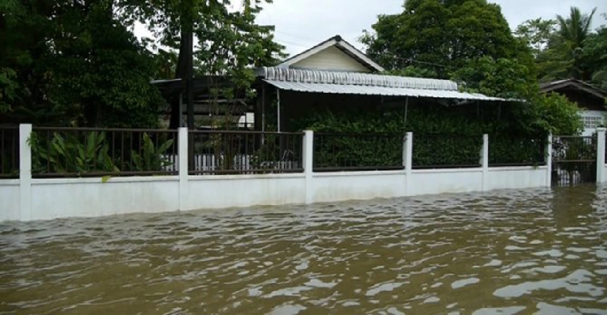 น้ำท่วมจันท์กระทบร.ร.แล้ว27แห่ง น้ำท่วมจันท์กระทบร.ร.แล้ว27แห่ง