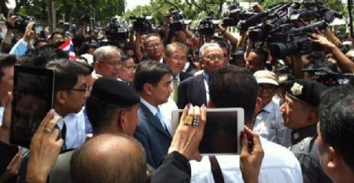 'สุเทพ'เจรจาเหลว!ถูกสกัดผ่านได้แค่'สส.' 'สุเทพ'เจรจาเหลว!ถูกสกัดผ่านได้แค่'สส.'