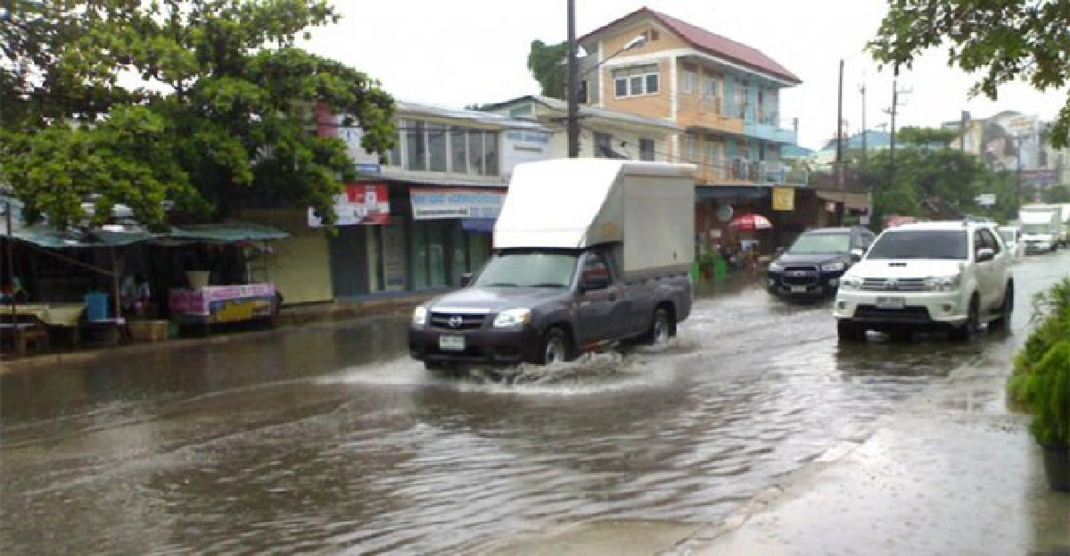 อุดรฯฝนตกหนักน้ำท่วมขังหลายพื้นที่ อุดรฯฝนตกหนักน้ำท่วมขังหลายพื้นที่