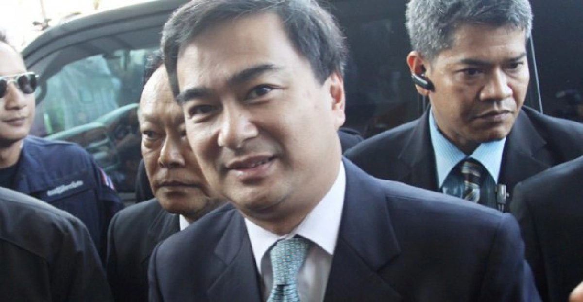'มาร์ค'จี้รัฐทบทวนถอนร่างนิรโทษฯ
'มาร์ค'จี้รัฐทบทวนถอนร่างนิรโทษฯ