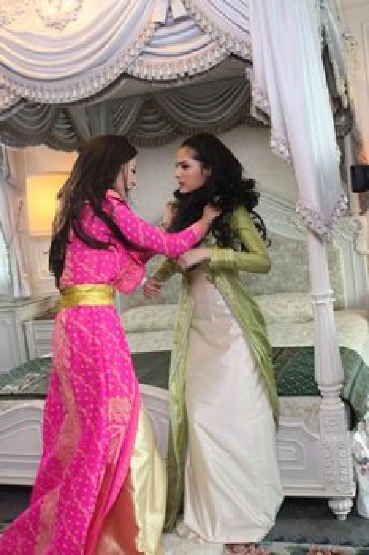 'เอมมี่'ปะทะ'ขวัญ'เขม่นแย่ง'สเตฟาน'