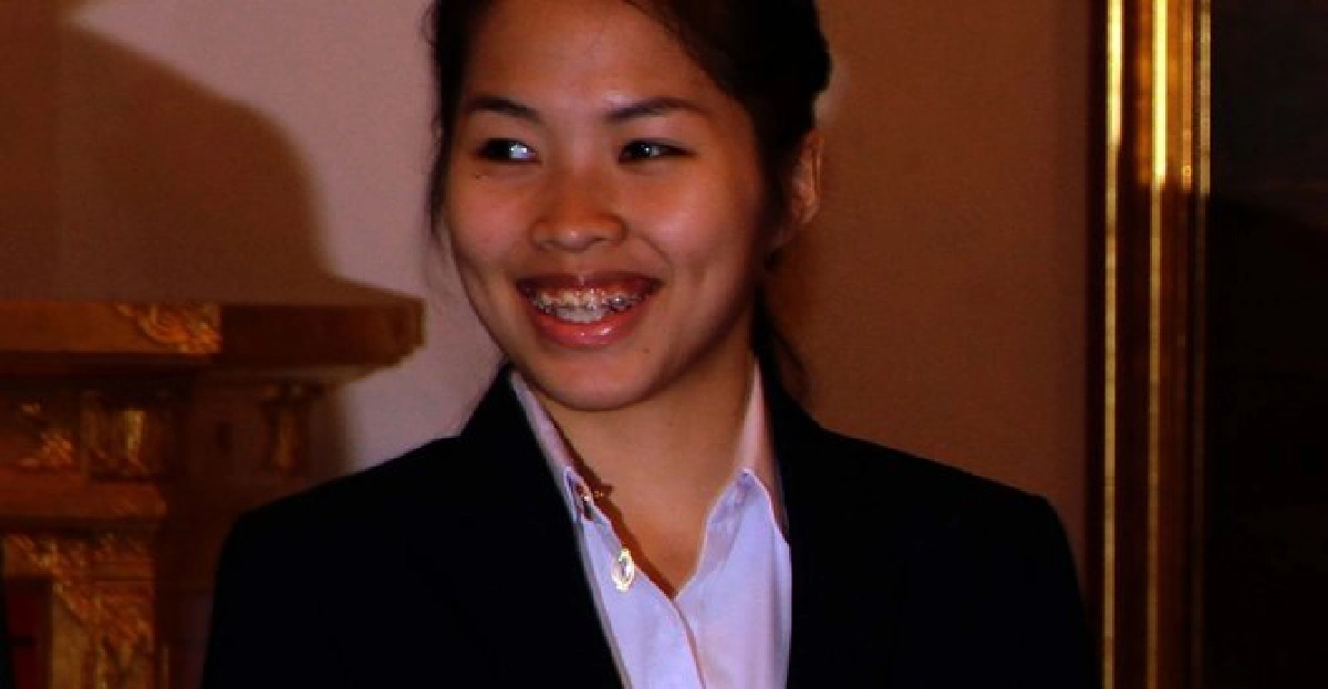 'น้องเมย์'ไม่พร้อมเป็นตร.ขอจบป.ตรีก่อน 'น้องเมย์'ไม่พร้อมเป็นตร.ขอจบป.ตรีก่อน