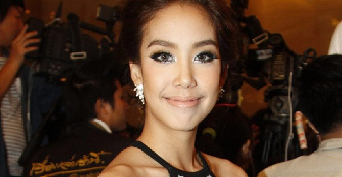'แอริน'ปัดโพสต์ภาพชู3นิ้วพาดพิง'เจนี่'
'แอริน'ปัดโพสต์ภาพชู3นิ้วพาดพิง'เจนี่'