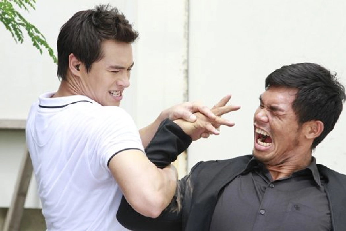 'ปีเตอร์'โชว์แมนอุ้ม'มาร์กี้'หลบกระสุน 'ปีเตอร์'โชว์แมนอุ้ม'มาร์กี้'หลบกระสุน