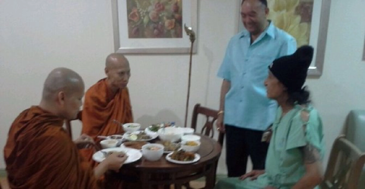 'สายัณห์'ดีขึ้น!นิมนต์พระมาตักบาตร 'สายัณห์'ดีขึ้น!นิมนต์พระมาตักบาตร