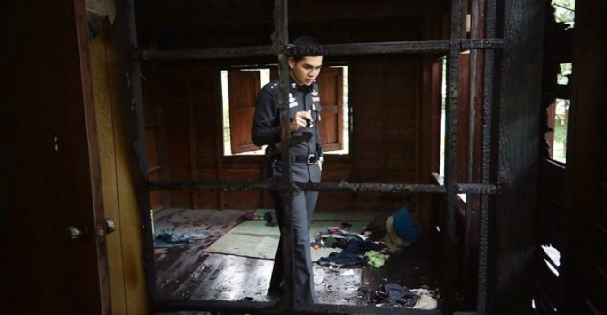 หนุ่มคลั่ง!จุดไฟเผาบ้านตัวเองวอด