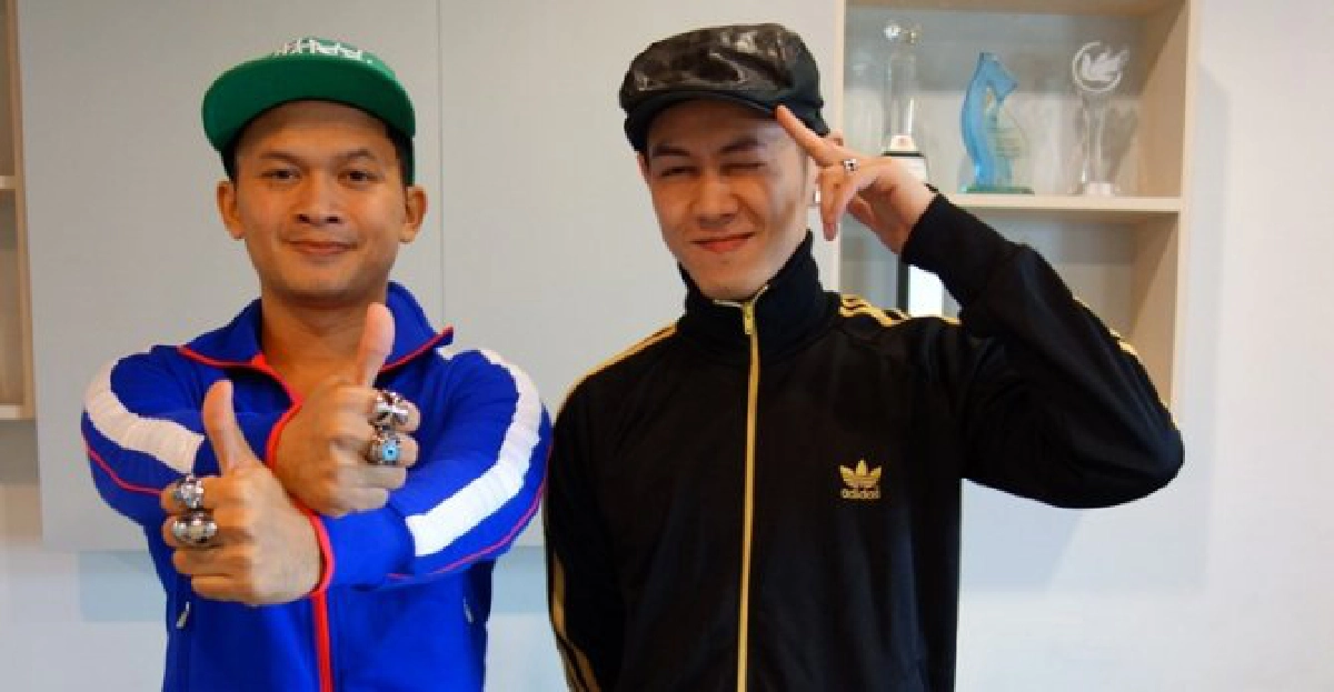 เพลง'หน้าแก่'เน้นสนุกสนานตามสไตล์'ดับเบิ้ลแท็บ'
เพลง'หน้าแก่'เน้นสนุกสนานตามสไตล์'ดับเบิ้ลแท็บ'