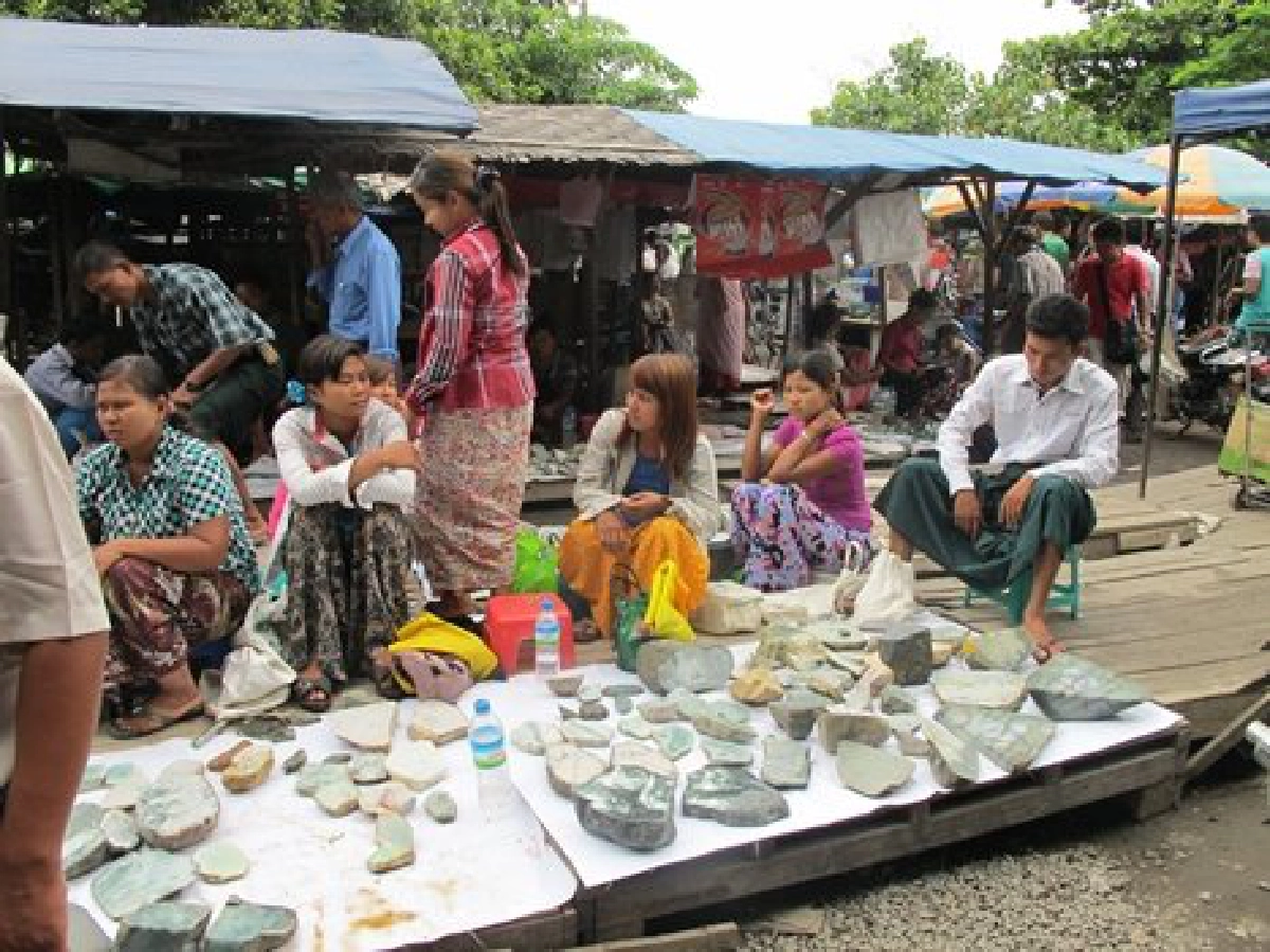 เร่งปักธงตลาดพม่าก่อนประตูโอกาสตีบตัน