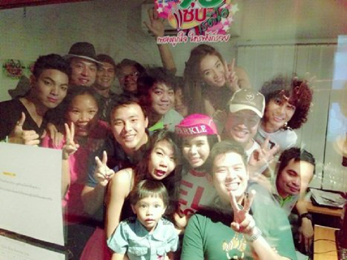 'แซ่บเรดิโอFM90'หลุดผังหันลุยละคร-ทีวีดาวเทียม
'แซ่บเรดิโอFM90'หลุดผังหันลุยละคร-ทีวีดาวเทียม