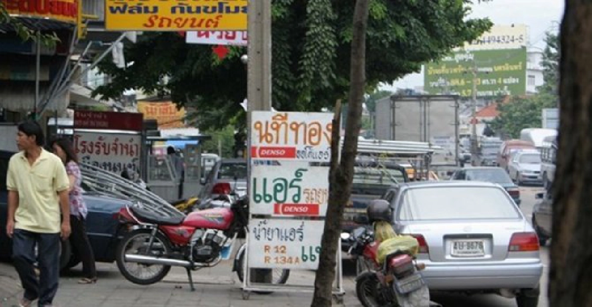 กทม.สั่ง'จับ-ปรับ'เอกชนติดป้ายเถื่อน กทม.สั่ง'จับ-ปรับ'เอกชนติดป้ายเถื่อน