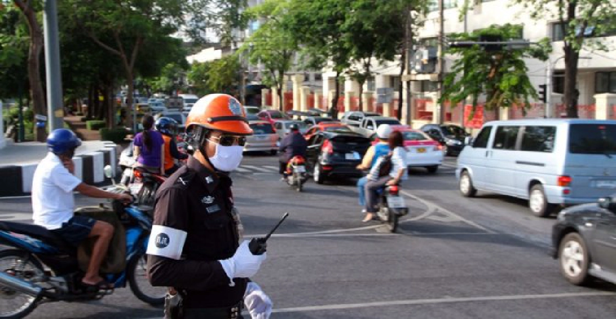'ธรรมศาสตร์'ถกเสวนาแก้รถติดกทม. 'ธรรมศาสตร์'ถกเสวนาแก้รถติดกทม.