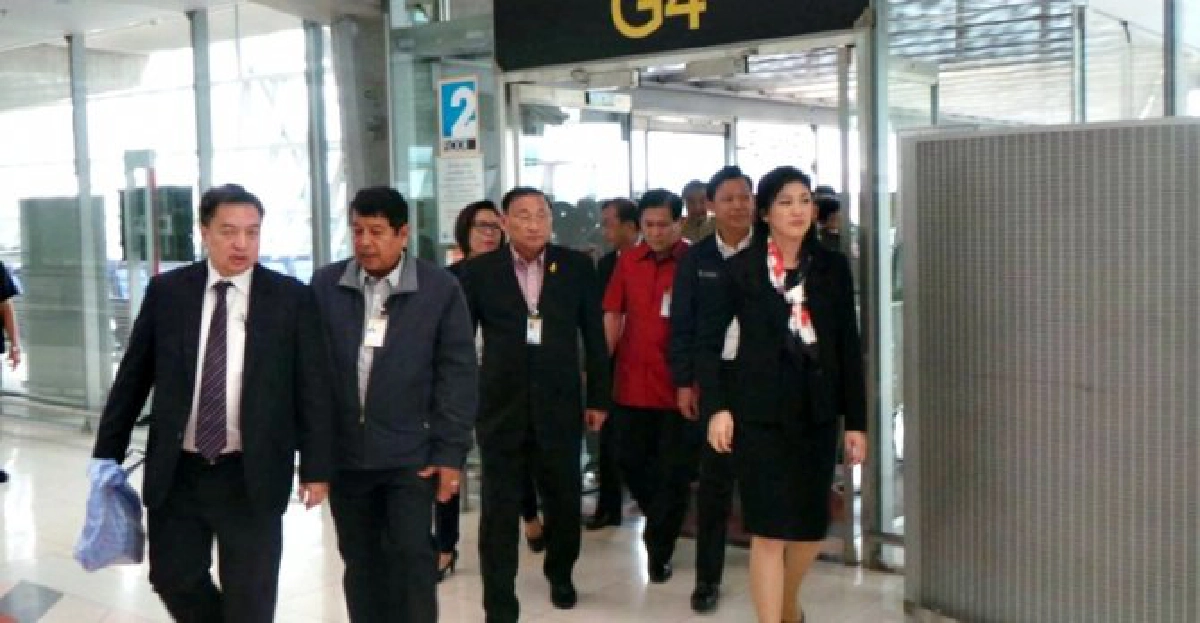 'หน้ากากขาว'โผล่ชูป้าย!ต้าน'ปู'ทัวร์นอก
'หน้ากากขาว'โผล่ชูป้าย!ต้าน'ปู'ทัวร์นอก
