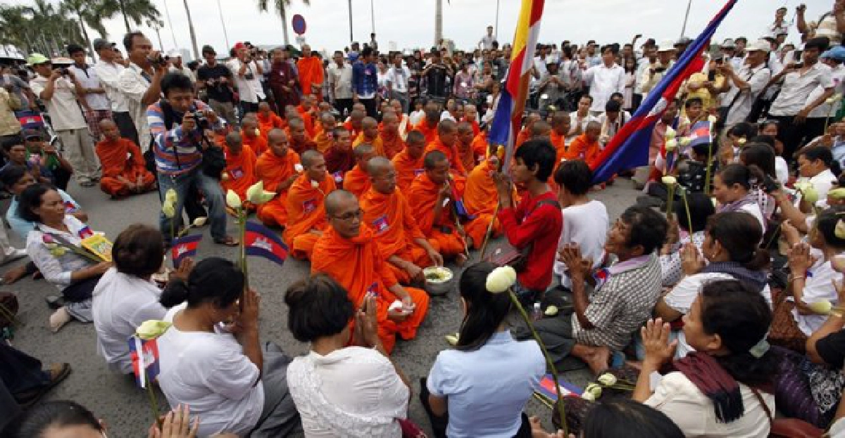 ทำไมแนวรบของปชช.ไทยจึงเติบโตน้อยกว่าปชช.กัมพูชา ทำไมแนวรบของปชช.ไทยจึงเติบโตน้อยกว่าปชช.กัมพูชา