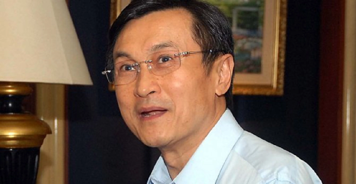 'จาตุรนต์'เยี่ยมเด็กอาชีวะถูกอริฟันแขนขาด 'จาตุรนต์'เยี่ยมเด็กอาชีวะถูกอริฟันแขนขาด