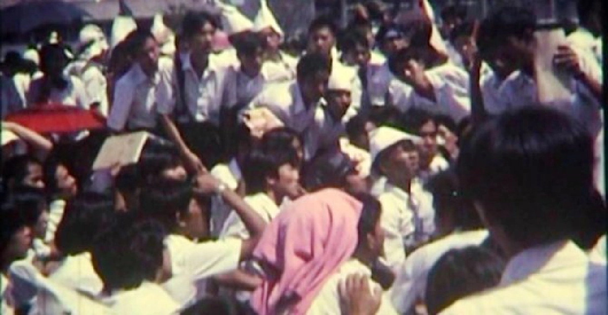 มองผ่านเลนส์คม:คนเล็กๆใน'40 ปี 14 ตุลา" ' มองผ่านเลนส์คม:คนเล็กๆใน'40 ปี 14 ตุลา" '