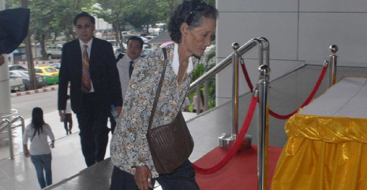 คุก3ปียายปลูก'กระท่อม'ขึงรั้วไฟฟ้าดูดขโมยดับ คุก3ปียายปลูก'กระท่อม'ขึงรั้วไฟฟ้าดูดขโมยดับ