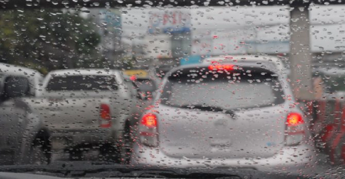 ติดหนึบ!ฝนถล่มกรุง-น้ำขังหลายจุด ติดหนึบ!ฝนถล่มกรุง-น้ำขังหลายจุด